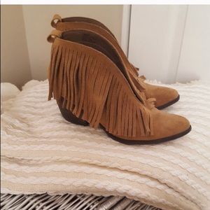 Coconut booties by Matisse